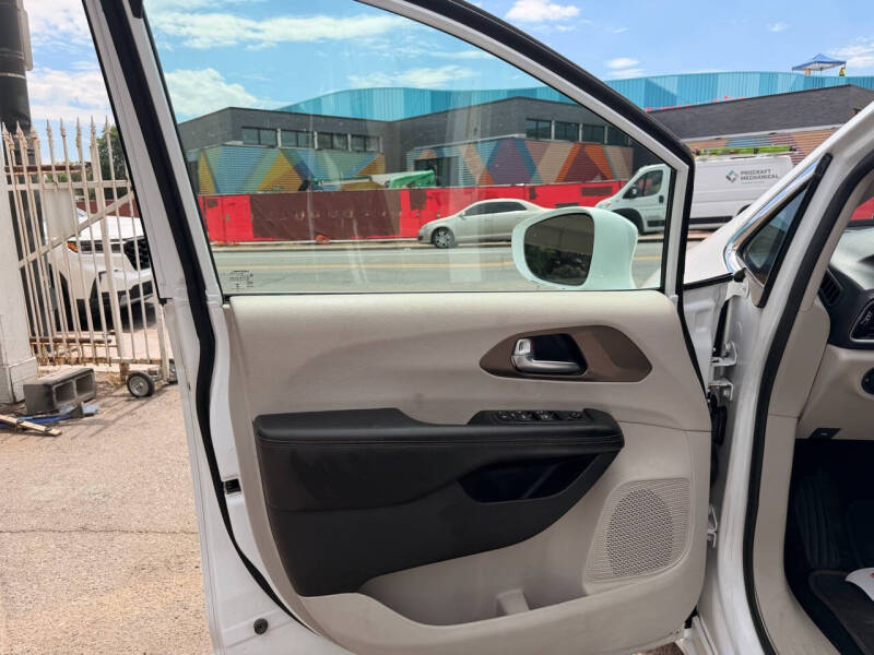 2019 Chrysler Pacifica Touring L