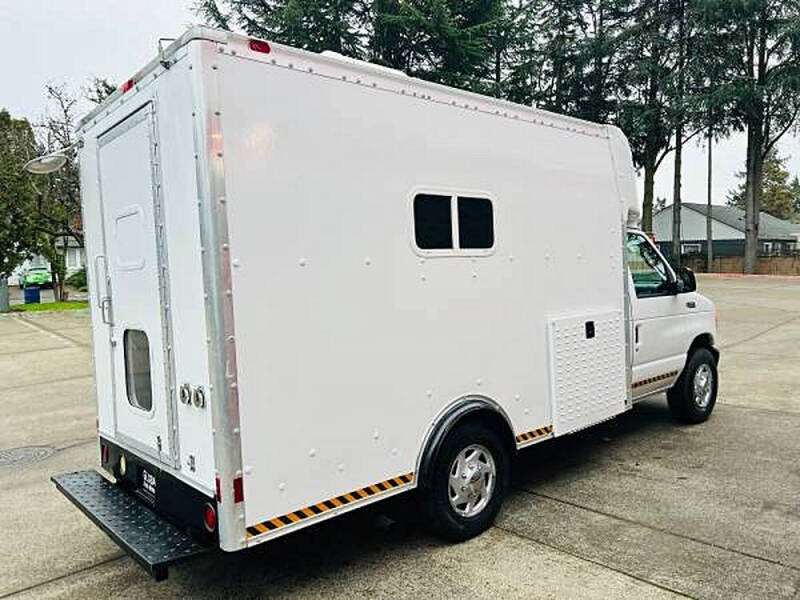 2003 Ford E-Series E-350 SD