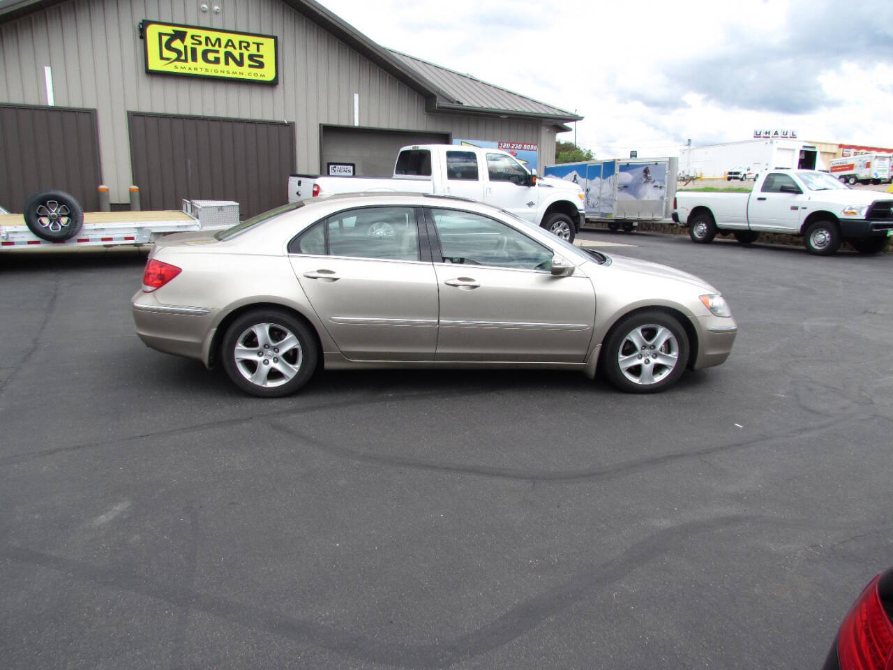 2006 Acura RL for sale at Car Smart Of St. Cloud in Saint Cloud, MN