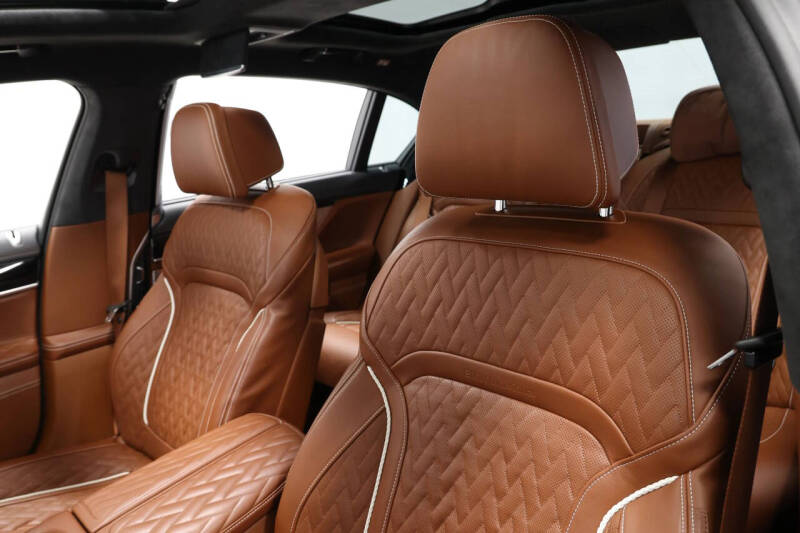 2022 BMW 7 Series M760i xDrive