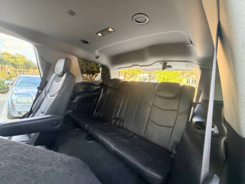 2017 Cadillac Escalade Luxury