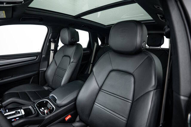 2023 Porsche Cayenne S Platinum Edition