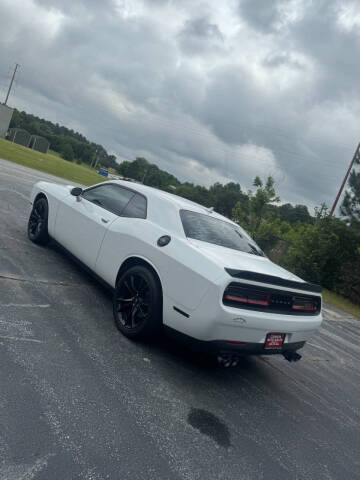 2018 Dodge Challenger SXT Plus