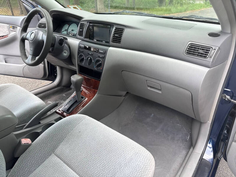 2004 Toyota Corolla LE
