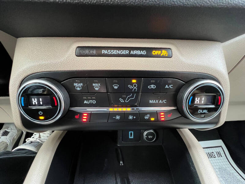 2020 Ford Escape Hybrid Titanium