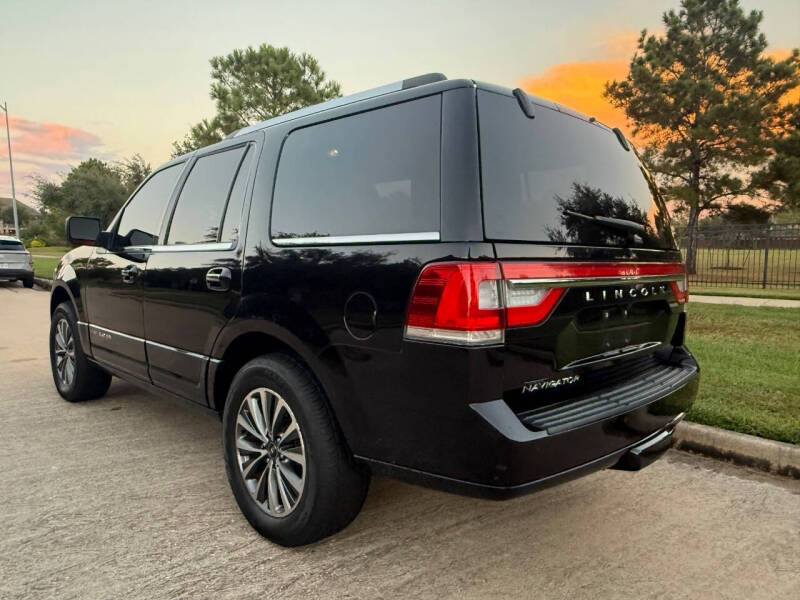 2017 Lincoln Navigator Select