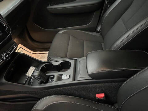 2020 Volvo XC40 T5 Momentum