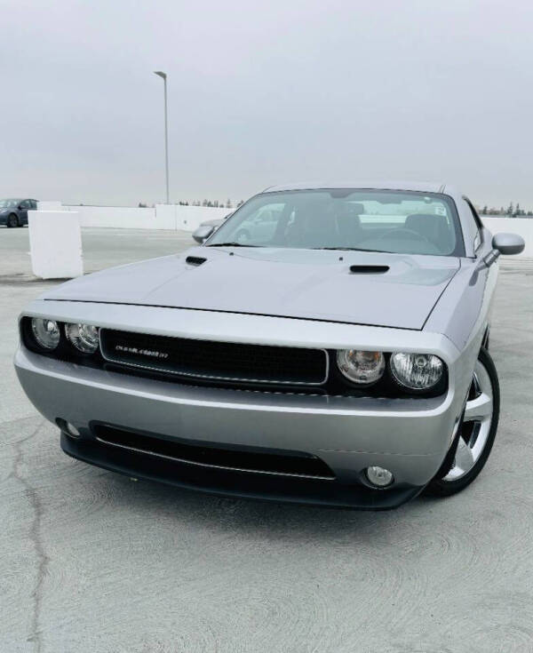 2013 Dodge Challenger SXT Plus