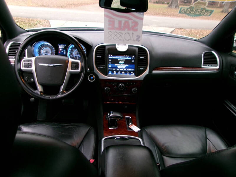 2012 Chrysler 300 Limited