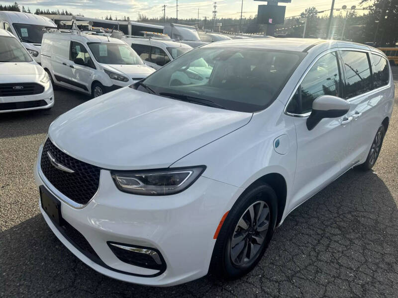 2023 Chrysler Pacifica Plug-In Hybrid for sale at Lakeside Auto in Lynnwood WA