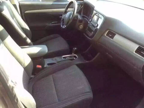 2016 Mitsubishi Outlander ES