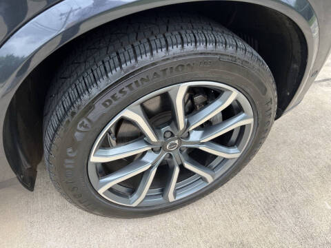 2017 Volvo XC90 T6 Momentum