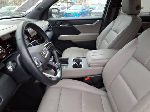 2024 GMC Acadia Elevation