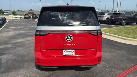 2025 Volkswagen ID. Buzz Pro S Plus 4Motion