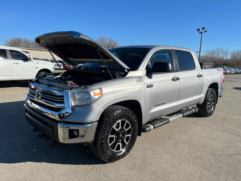 2016 Toyota Tundra SR5 photo 47