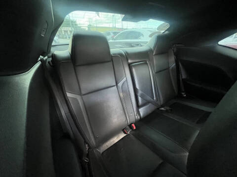 2016 Dodge Challenger SXT Plus