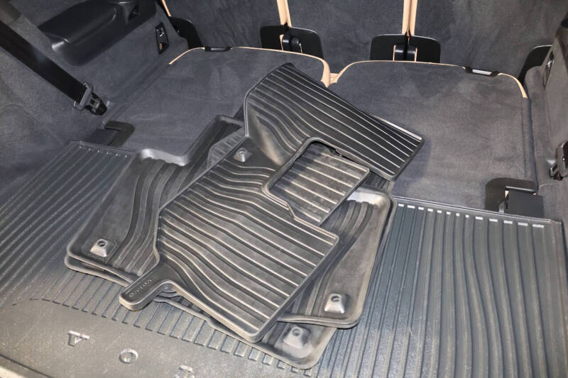 2018 Volvo XC90 T6 Momentum