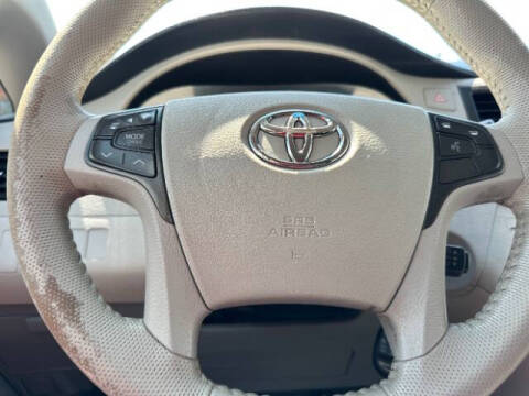 2014 Toyota Sienna SE 8-Passenger