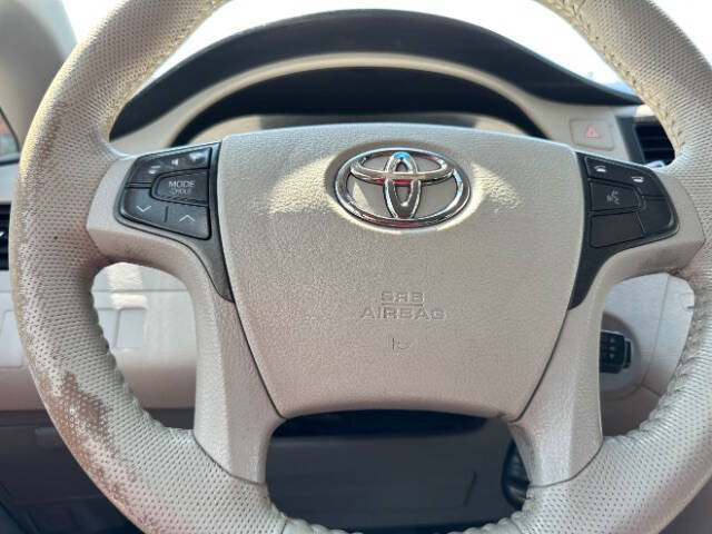 2014 Toyota Sienna SE 8-Passenger