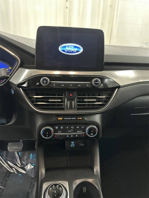 2022 Ford Escape Titanium