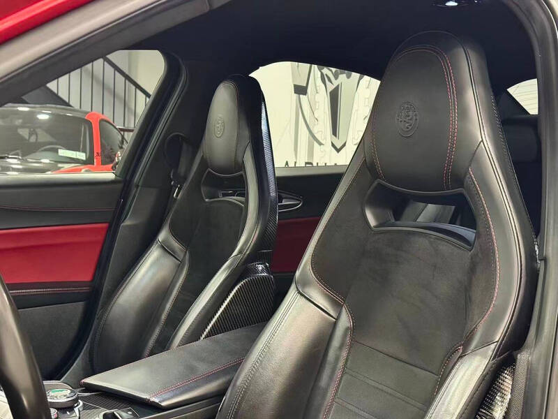 2017 Alfa Romeo Giulia Quadrifoglio