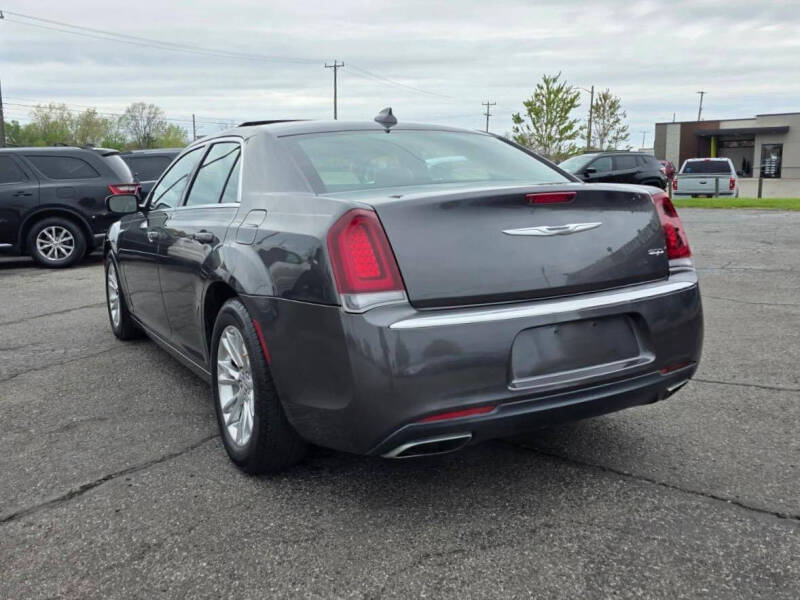 2017 Chrysler 300 Limited