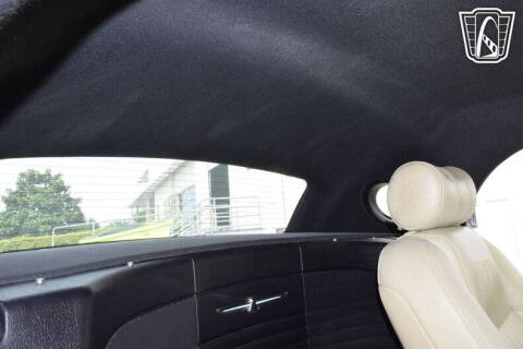 2004 Ford Thunderbird Deluxe