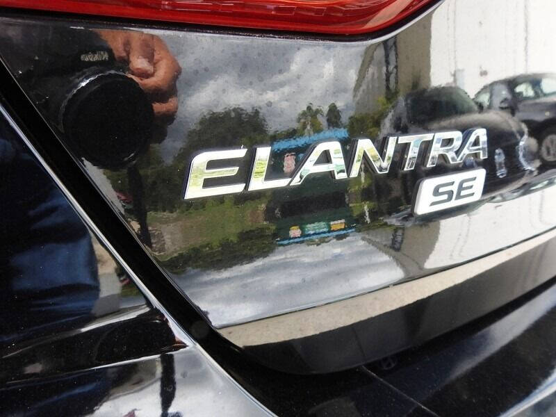 2017 Hyundai Elantra  - $11,900