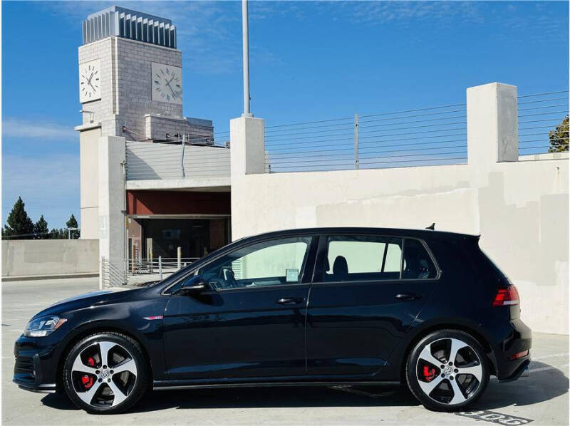 2019 Volkswagen Golf GTI SE photo 9