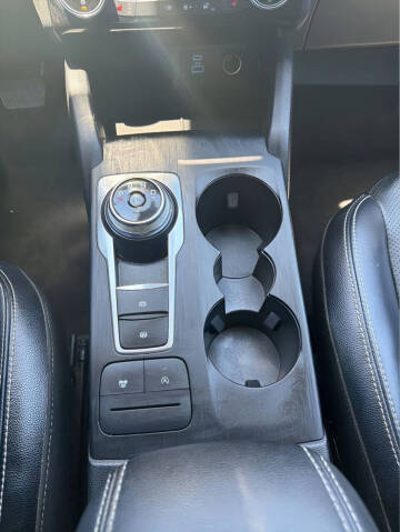 2022 Ford Escape SEL