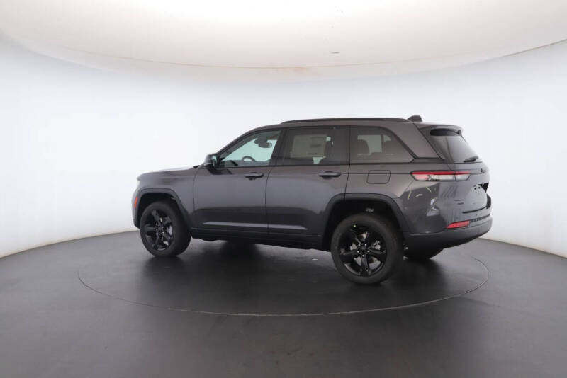 2025 Jeep Grand Cherokee Altitude X