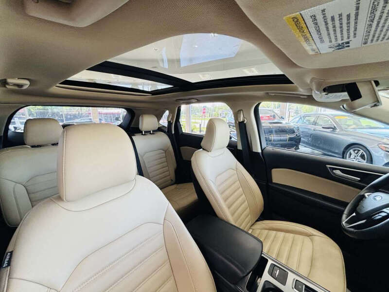 2022 Ford Edge SEL