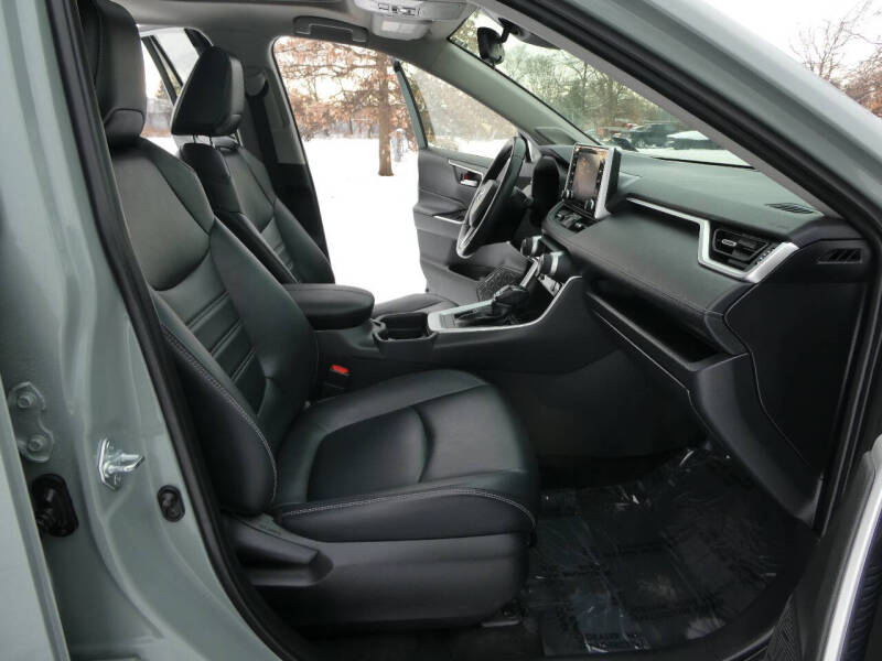 2020 Toyota RAV4 XLE Premium