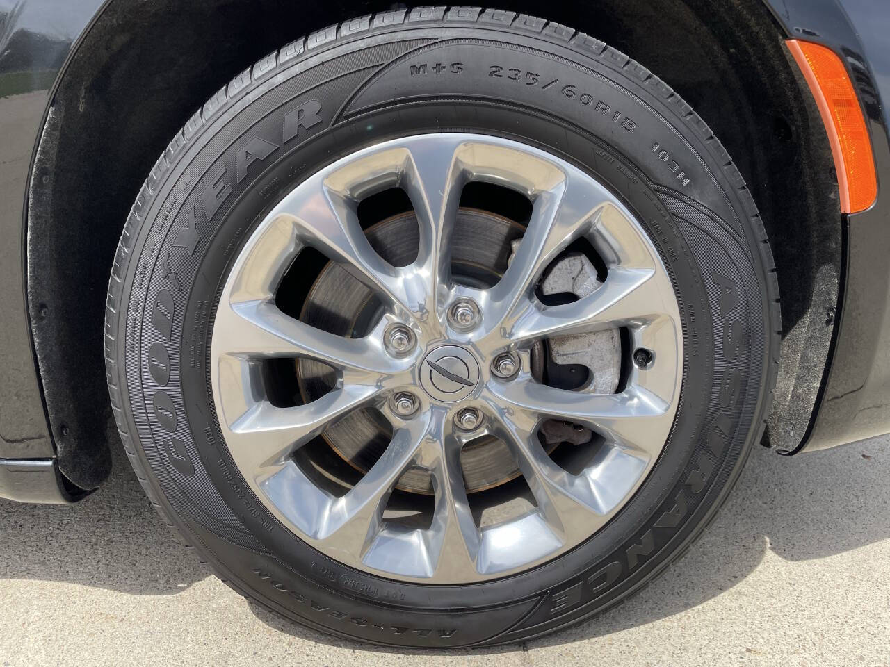 2021 Chrysler Pacifica Touring L photo 11