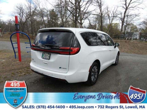 2023 Chrysler Pacifica Plug-In Hybrid Touring L