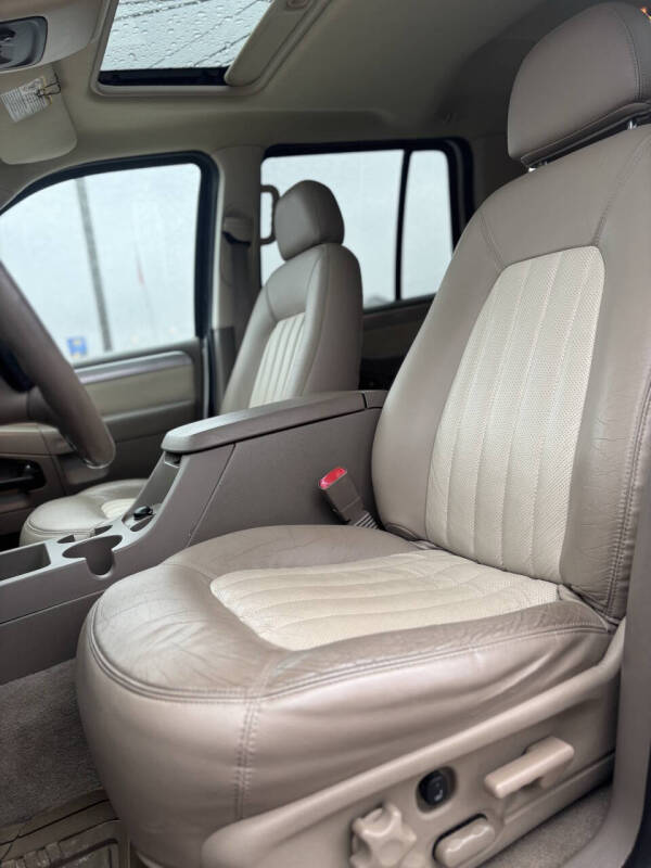2003 Mercury Mountaineer Luxury