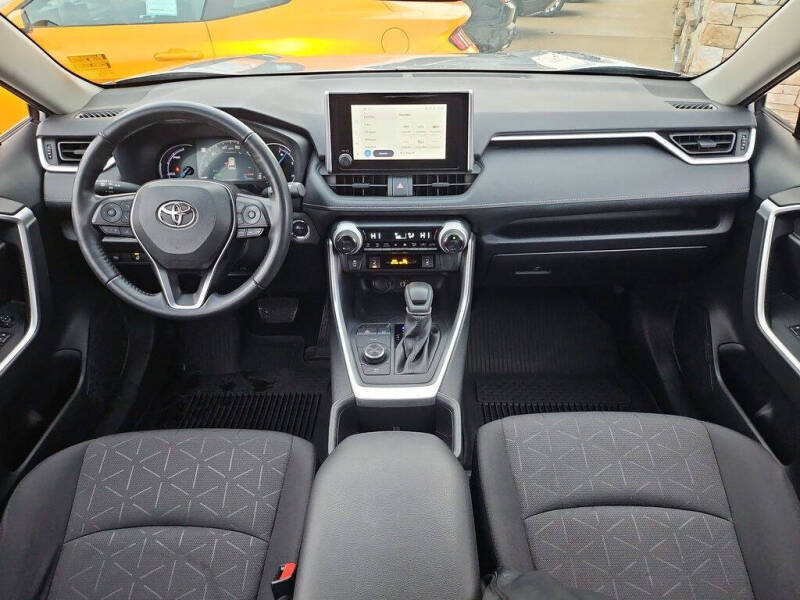 2023 Toyota RAV4 Hybrid XLE