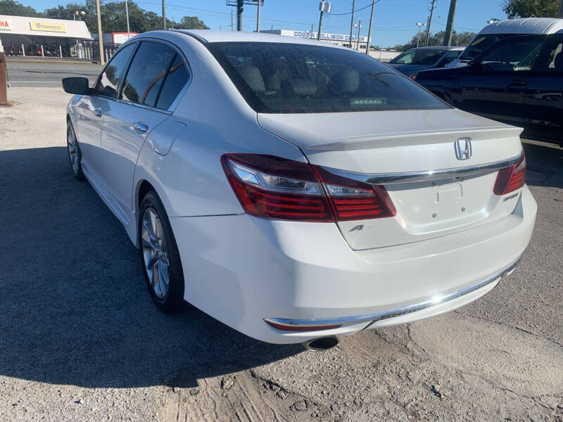 2017 Honda Accord Sport SE photo 6