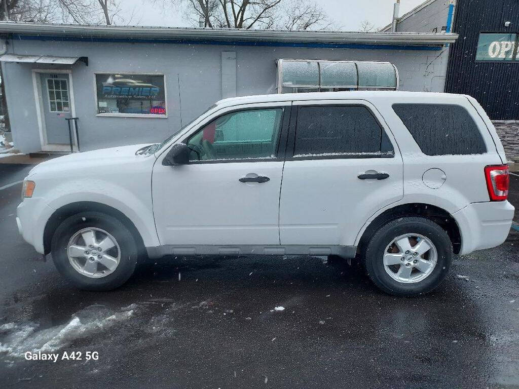 White 2009 Ford Escape XLS AWD XLS 4dr SUV 2