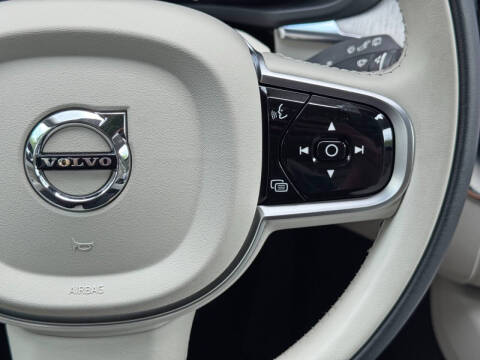 2025 Volvo XC60 T8 Plus Dark Theme