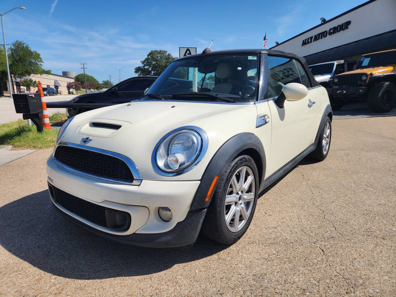 Off white 2014 MINI Convertible Cooper S Convertible Cooper S 2dr Convertible 1