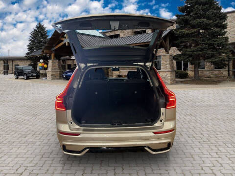 2025 Volvo XC60 B5 Plus Dark Theme