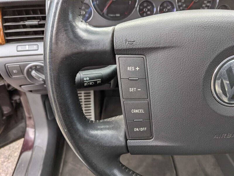 2004 Volkswagen Phaeton V8