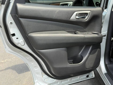 2017 Nissan Pathfinder Platinum