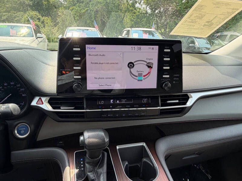 2021 Toyota Sienna LE 8-Passenger
