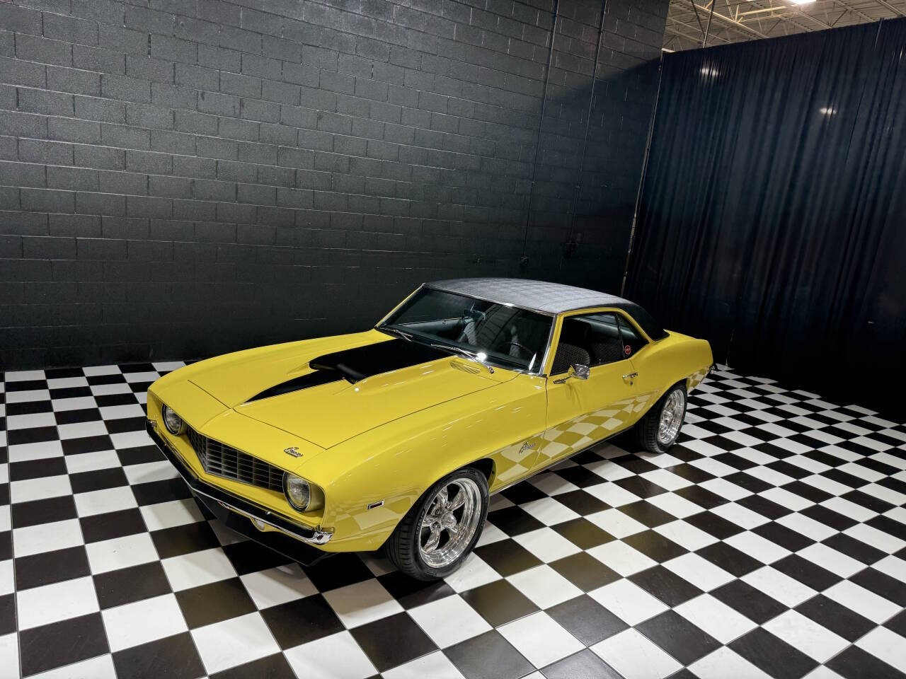1969 Chevrolet Camaro 16