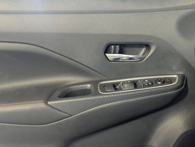 2025 Nissan Versa SR