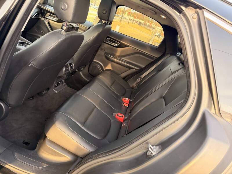 2019 Jaguar F-PACE 25t Premium