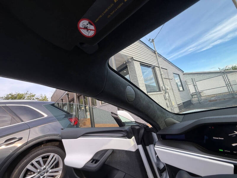 2022 Tesla Model S Plaid