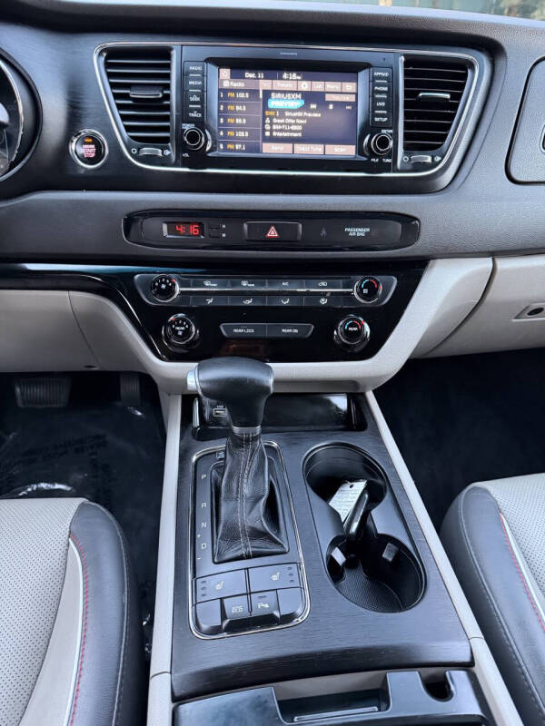 2017 Kia Sedona LX